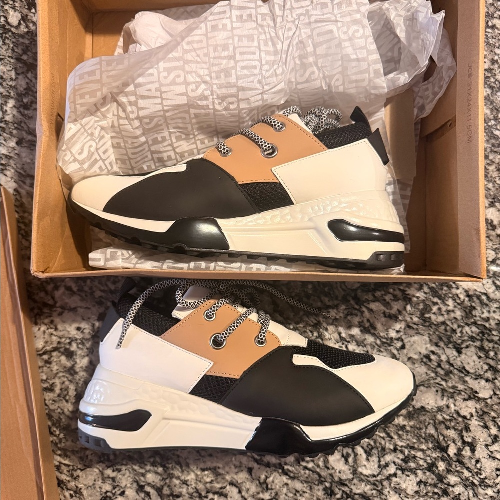 NEW: Steve Madden Cliff Sneakers